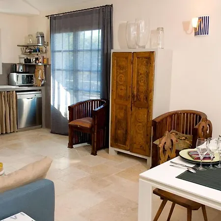 Bellucia Villa Cateri